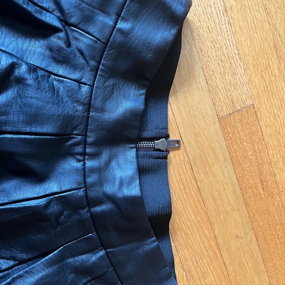 Pleather black Mid calf skirt - Picture 5 of 6